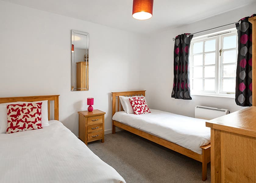 2 Bedroom Cottage - Hengar Manor Country Park, St Tudy, Bodmin