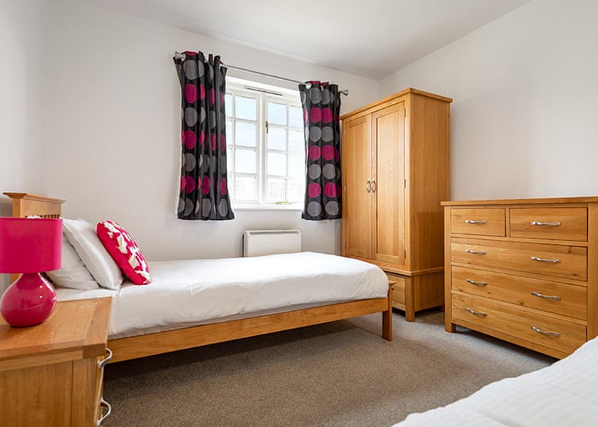 2 Bedroom Cottage - Hengar Manor Country Park, St Tudy, Bodmin