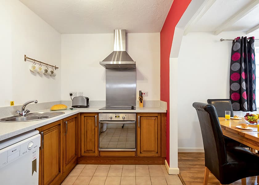 2 Bedroom Pet Friendly Cottage - Hengar Manor Country Park, St Tudy, Bodmin