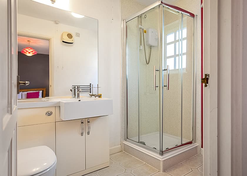 2 Bedroom Pet Friendly Cottage - Hengar Manor Country Park, St Tudy, Bodmin