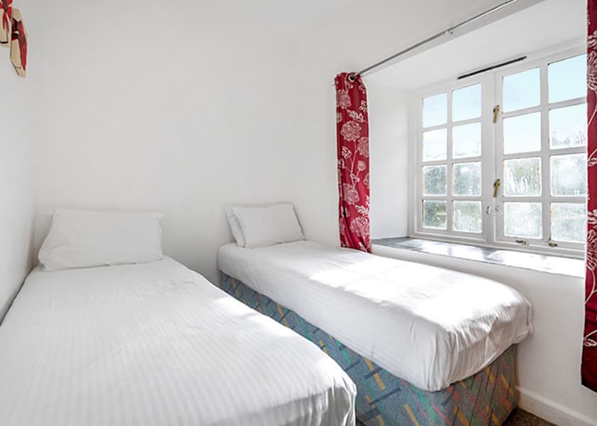 3 Bedroom Pet Friendly Cottage - Hengar Manor Country Park, St Tudy, Bodmin