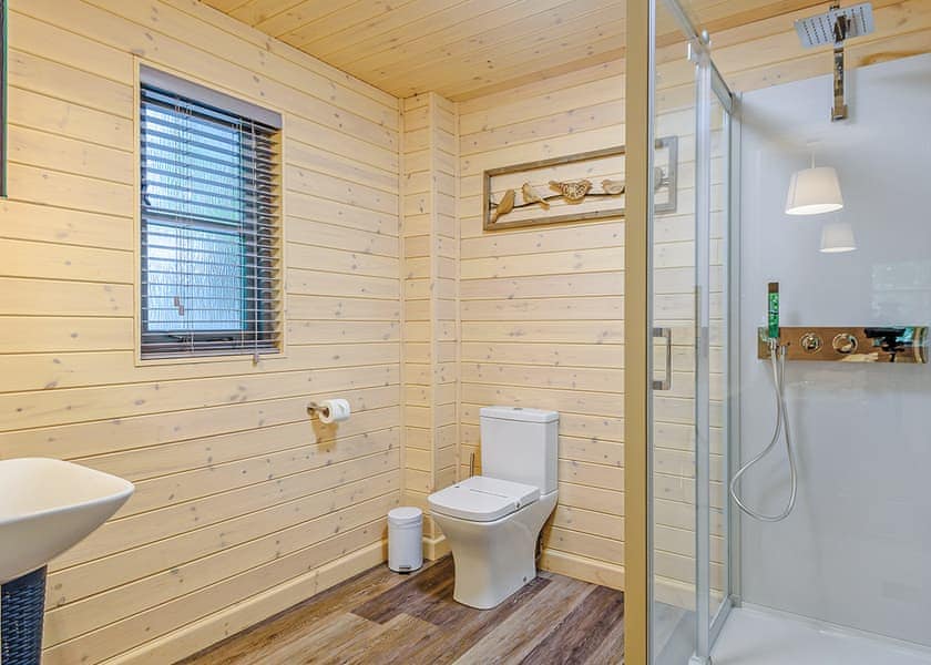 Drake’s Lodge - Henlle Hall Woodland Lodges, Henlle, Nr Oswestry
