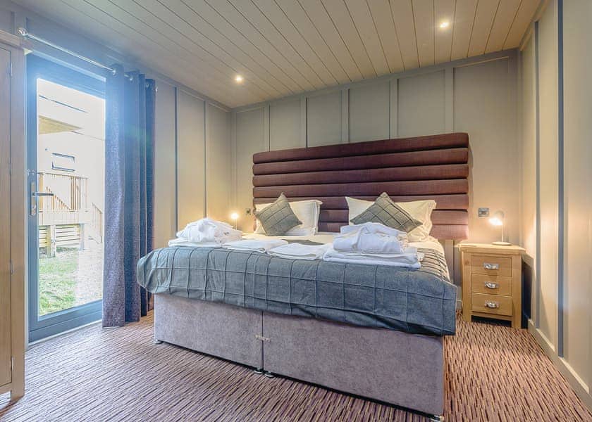 Summer Breeze - Henlle Hall Woodland Lodges, Henlle, Nr Oswestry