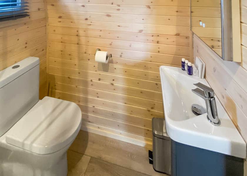 Caban Pet - Henlle Hall Woodland Lodges, Henlle, Nr Oswestry