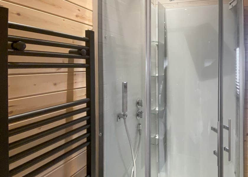 Caban Pet - Henlle Hall Woodland Lodges, Henlle, Nr Oswestry