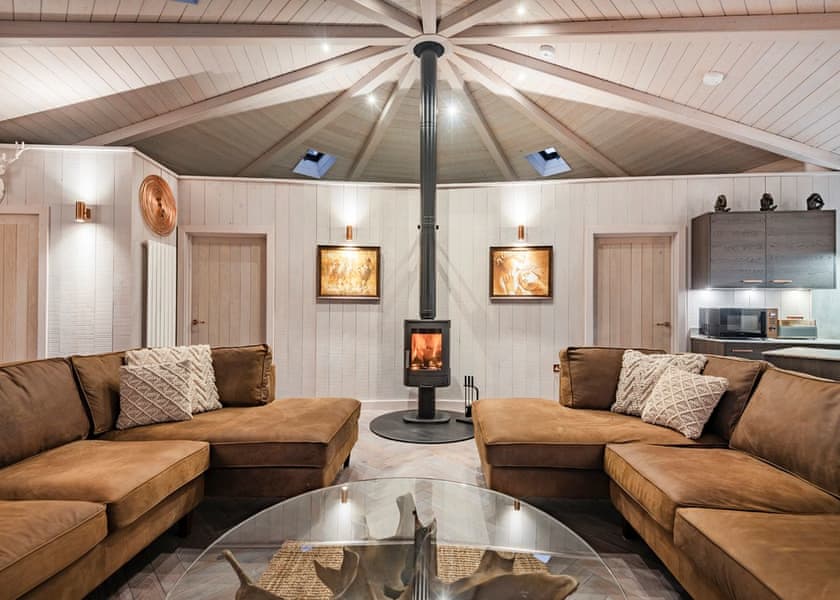 Birchwood Heights Tree House - Henlle Hall Woodland Lodges, Henlle, Nr Oswestry