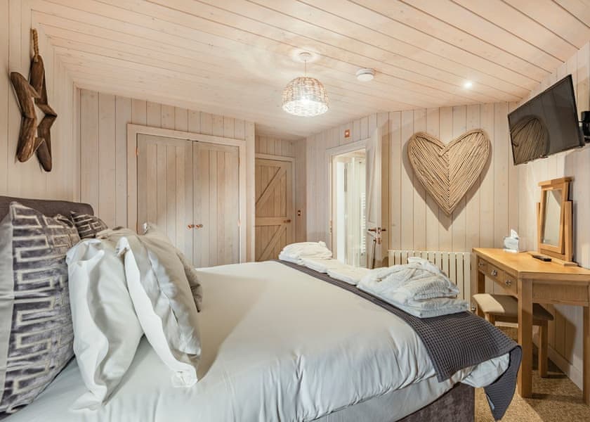 Birchwood Heights Tree House - Henlle Hall Woodland Lodges, Henlle, Nr Oswestry