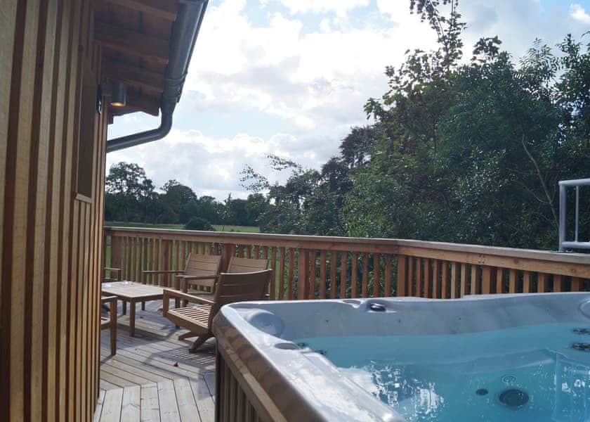 Tree Tops - Henlle Hall Woodland Lodges, Henlle, Nr Oswestry