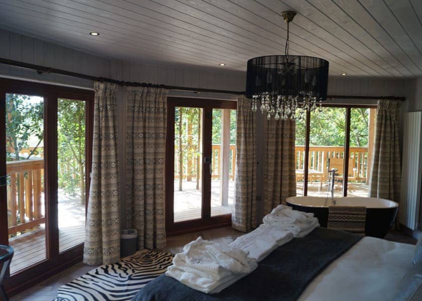 Tree Tops - Henlle Hall Woodland Lodges, Henlle, Nr Oswestry