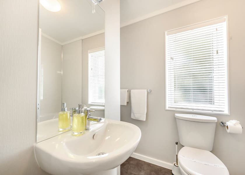The Harrington Lodge - Herons Brook Retreat Lodges, Narberth, Nr Tenby