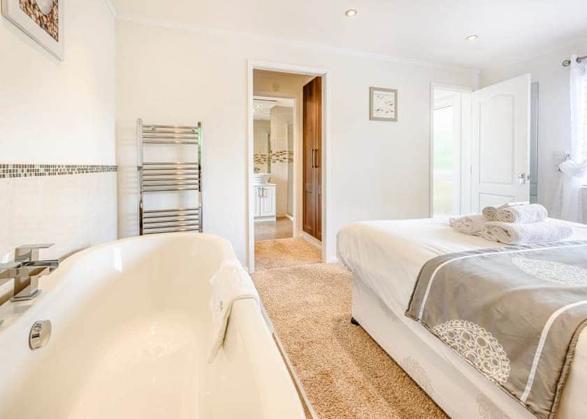 Bay Tree Lodge 2 - Herons Brook Retreat Lodges, Narberth, Nr Tenby
