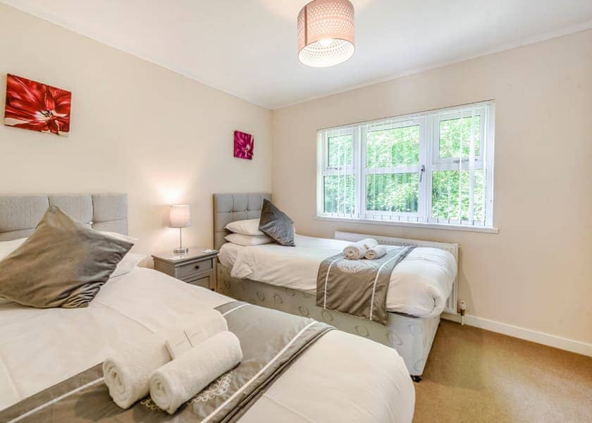 Hornbeam Lodge 2 - Herons Brook Retreat Lodges, Narberth, Nr Tenby