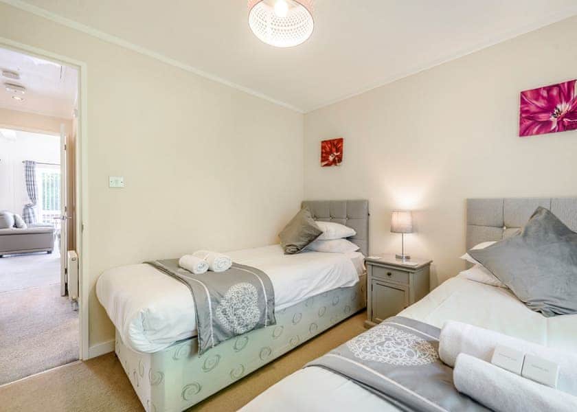 Hornbeam Lodge 2 - Herons Brook Retreat Lodges, Narberth, Nr Tenby