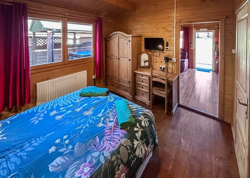 Jay - Heronstone Lodges, Brecon Beacons National Park,