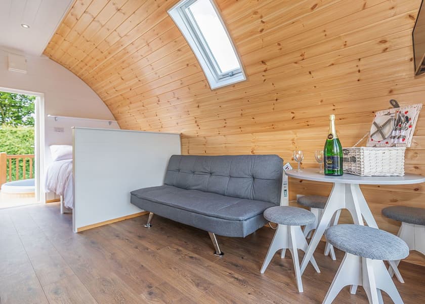 High Farm Deluxe Pod (Hot Tub) - High Farm Holiday Park, Beverley
