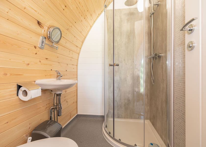 High Farm Deluxe Pod (Hot Tub) - High Farm Holiday Park, Beverley