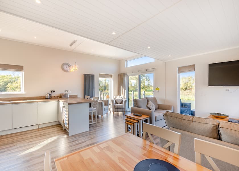 Lakeside Retreat VIP - Waterside Hambleton Lakeside Lodges, Poulton-Le-Fylde