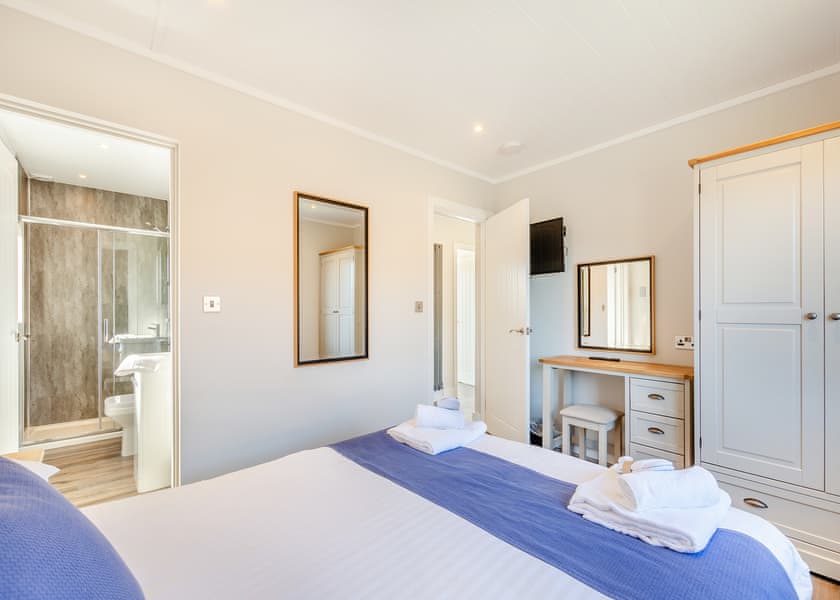 Lakeside Retreat VIP - Waterside Hambleton Lakeside Lodges, Poulton-Le-Fylde