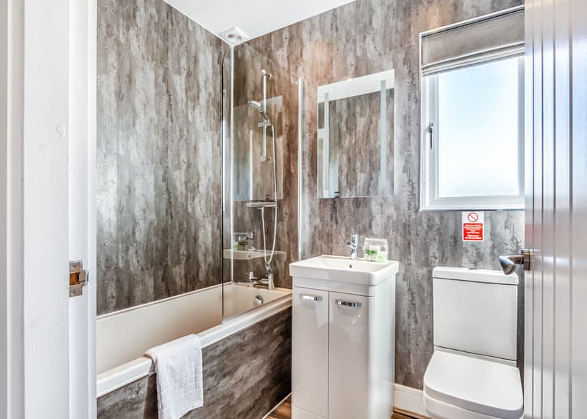 Lakeside Retreat VIP - Waterside Hambleton Lakeside Lodges, Poulton-Le-Fylde