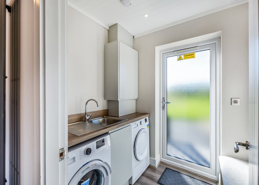 Lakeside Retreat VIP - Waterside Hambleton Lakeside Lodges, Poulton-Le-Fylde