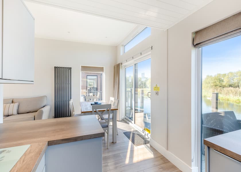 Lakeside View VIP - Waterside Hambleton Lakeside Lodges, Poulton-Le-Fylde