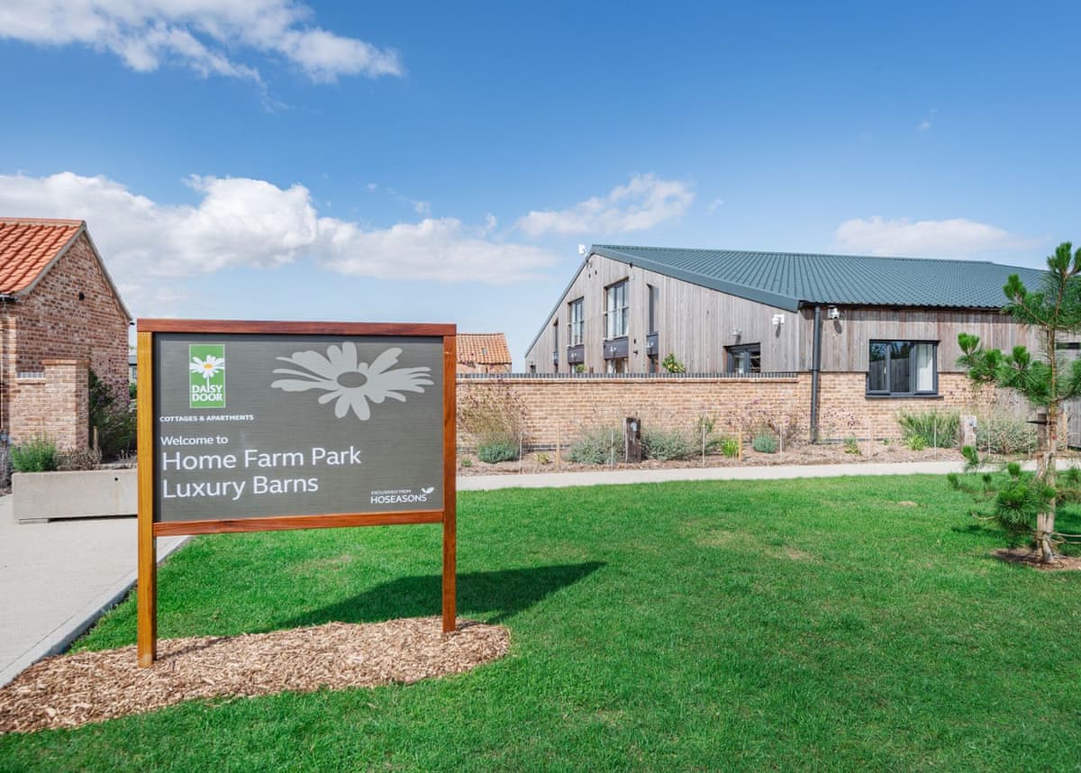 Home Farm Park Luxury Barns - Holiday Lodge in Central England - Image 3