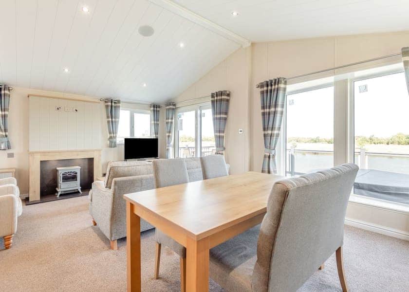 Bluebell VIP - Home Farm Park Lakeside Retreat, Burgh le Marsh