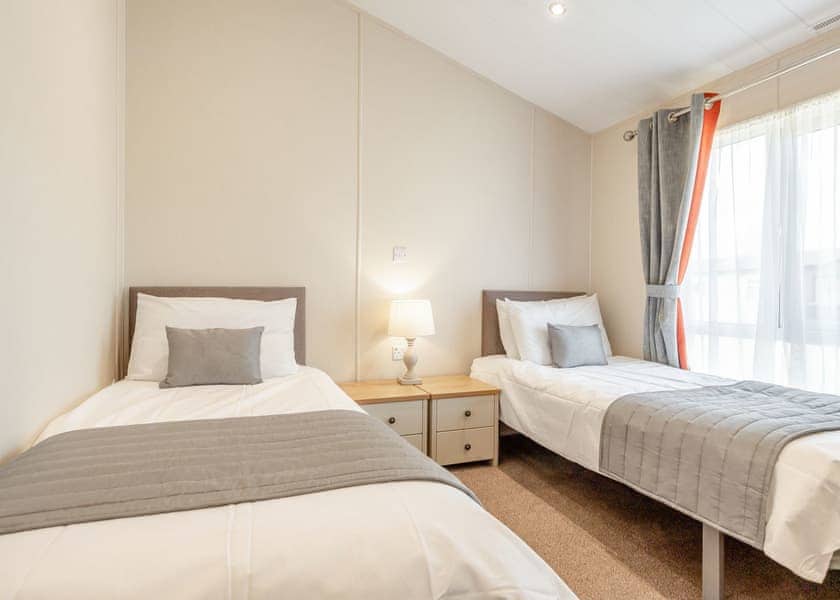 Bluebell VIP - Home Farm Park Lakeside Retreat, Burgh le Marsh