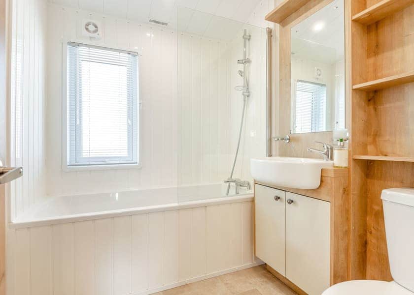 Bluebell VIP - Home Farm Park Lakeside Retreat, Burgh le Marsh