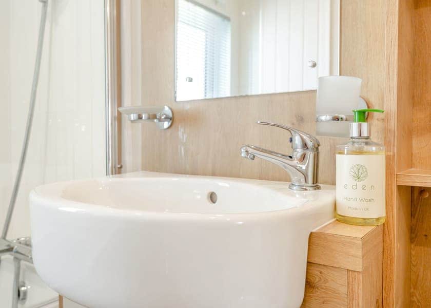 Bluebell VIP - Home Farm Park Lakeside Retreat, Burgh le Marsh