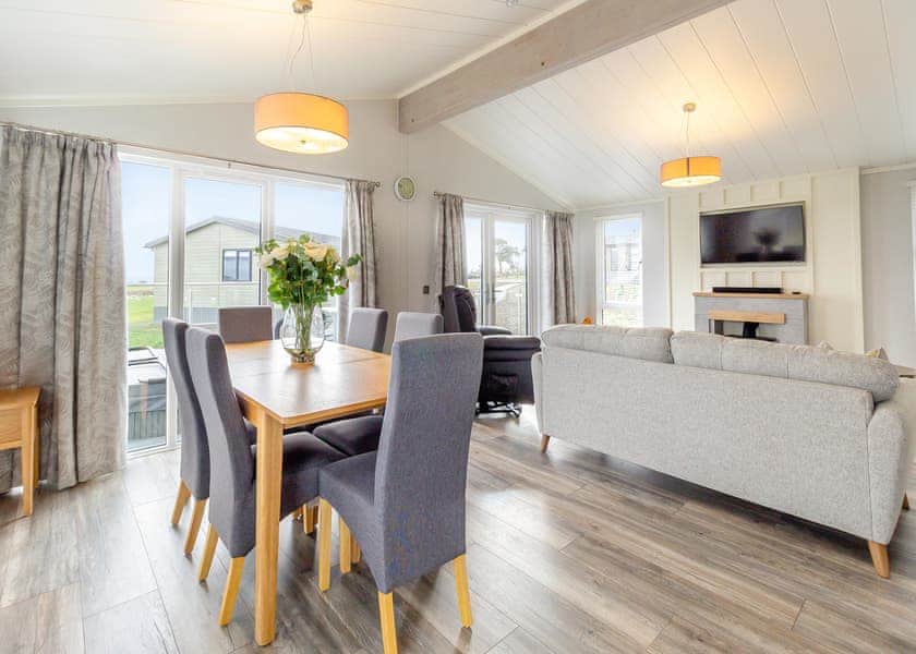 Cherry Lodge - Haystax Holiday Lodges, Knitsley