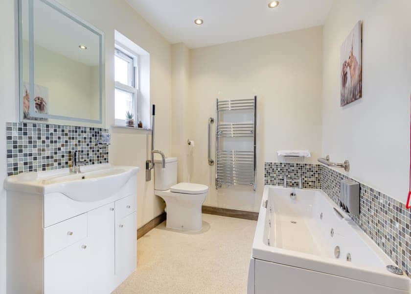 Stoneycroft Cottage - Haystax Holiday Lodges, Knitsley