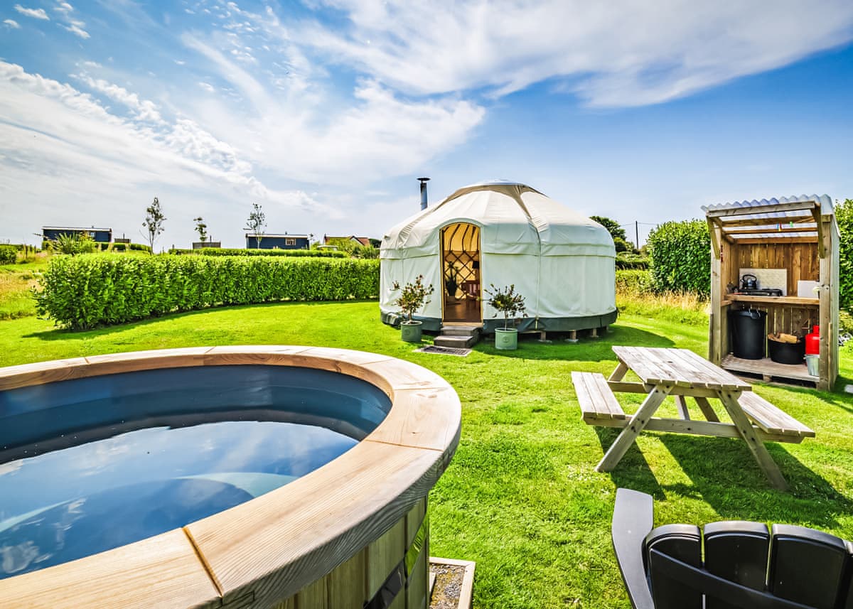 Headland Escape Glamping - Holiday lodge in South Wales - Image 2