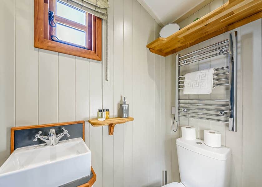 Willow - Headland Escape Glamping, Tenby