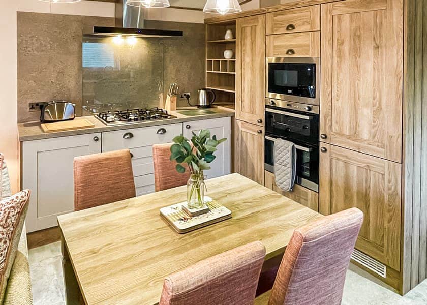 The Kendall Lodge - Holderness Country Park, Tunstall, Nr Hull