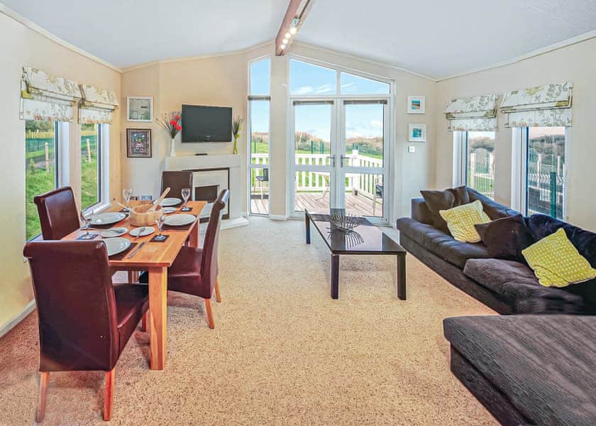 Platinum 2 Bedroom Lodge Hot Tub - Holiday Resort Unity, Brean Sands
