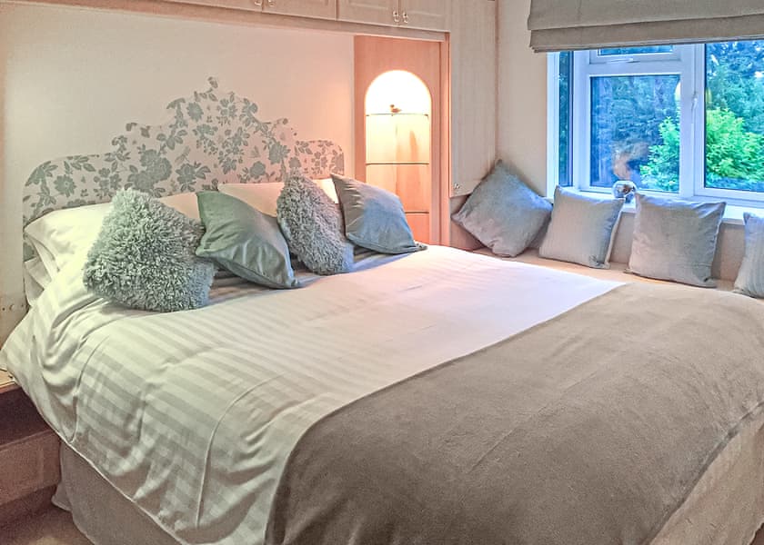 Holly Lodge