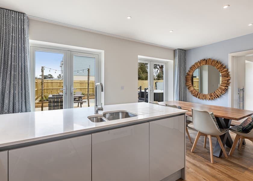 Hengistbury Cottage Pet Friendly - Hoburne Park Cottages, Christchurch