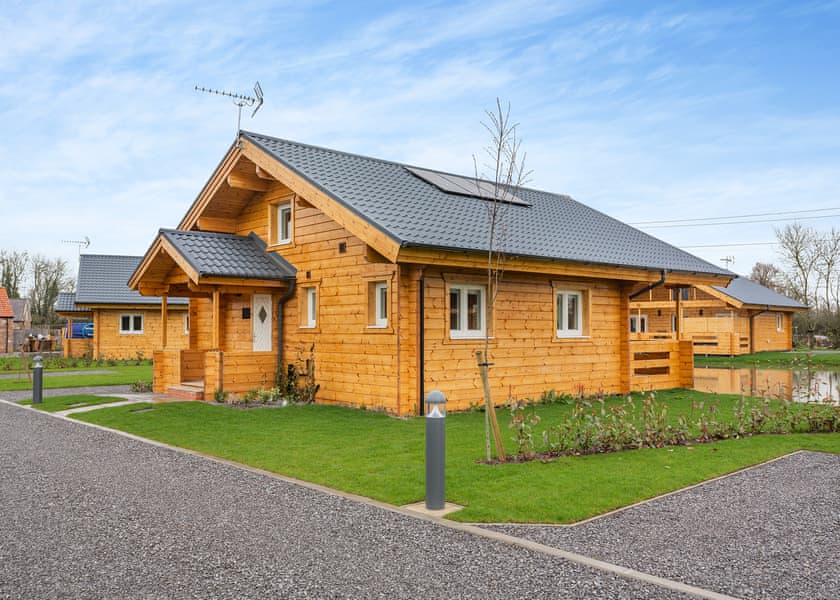 Holly Tree Lodge Accessible PF in York | Hoseasons