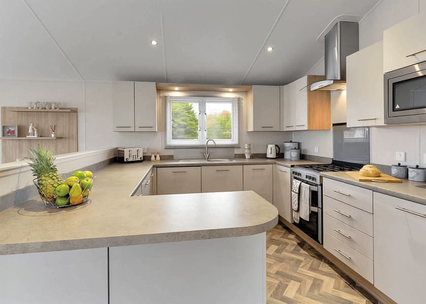 Superior Oak Lodge with Hot Tub (Sleeps 6) - Heather View Holiday Park, Stanhope, Co Durham