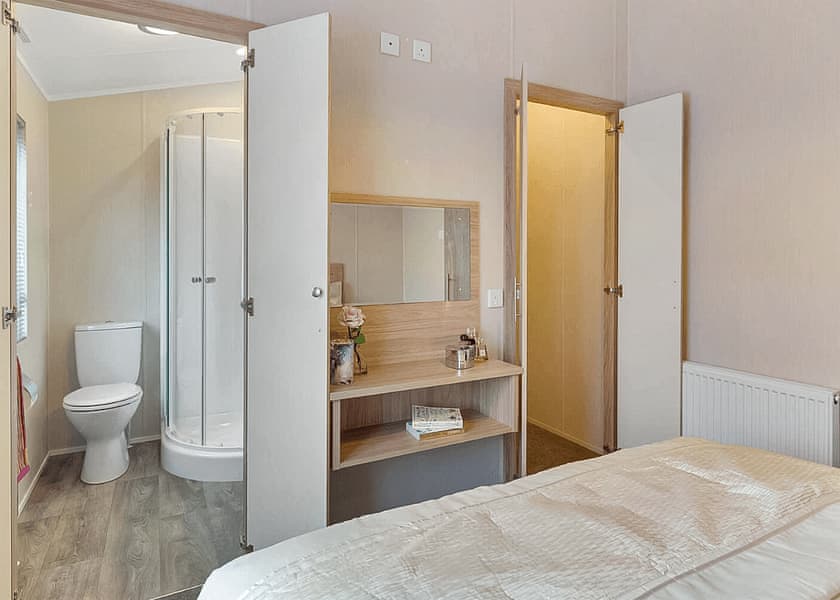 Superior Oak Lodge with Hot Tub (Sleeps 6) - Heather View Holiday Park, Stanhope, Co Durham