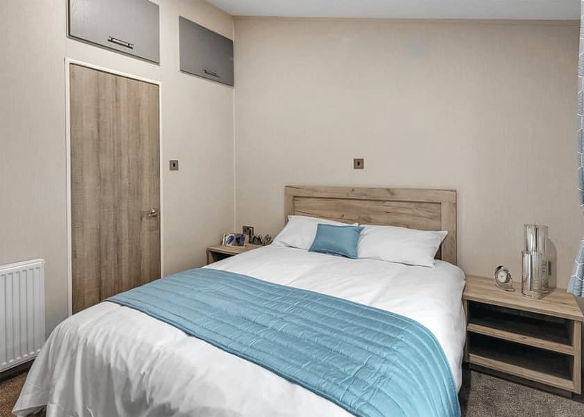 Superior Oak Lodge with Hot Tub (Sleeps 6) - Heather View Holiday Park, Stanhope, Co Durham