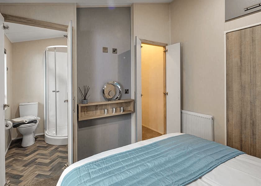 Superior Oak Lodge with Hot Tub (Sleeps 6) - Heather View Holiday Park, Stanhope, Co Durham