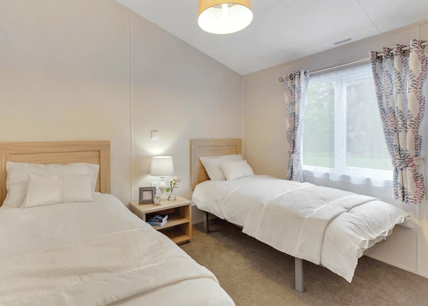 Superior Oak Lodge with Hot Tub (Sleeps 6) - Heather View Holiday Park, Stanhope, Co Durham