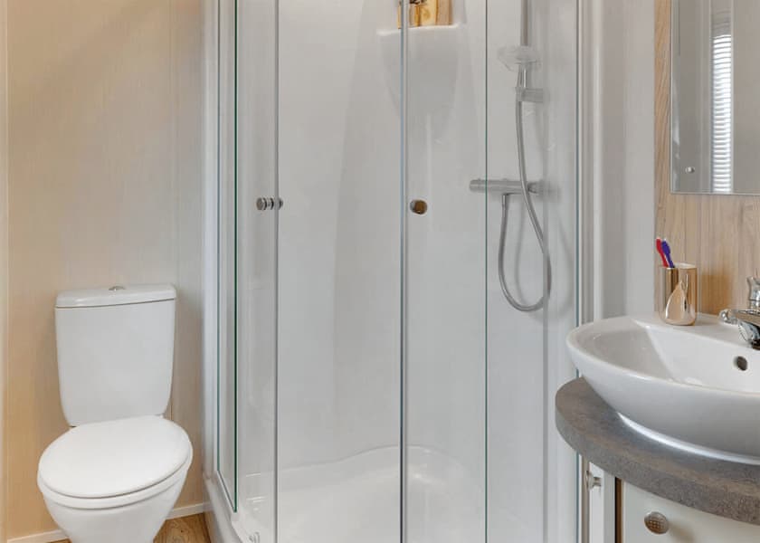 Superior Oak Lodge with Hot Tub (Sleeps 6) - Heather View Holiday Park, Stanhope, Co Durham