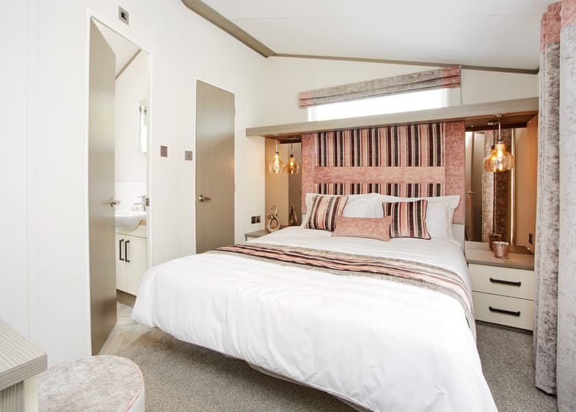 Standard Daisy Caravan Decking (slps 4, pet) - Heather View Holiday Park, Stanhope, Co Durham