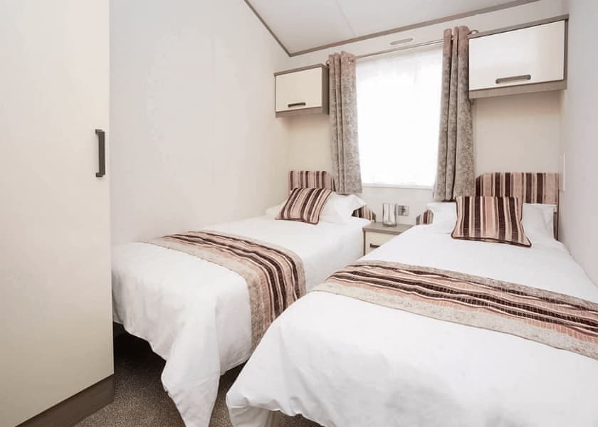 Standard Daisy Caravan Decking (slps 4, pet) - Heather View Holiday Park, Stanhope, Co Durham