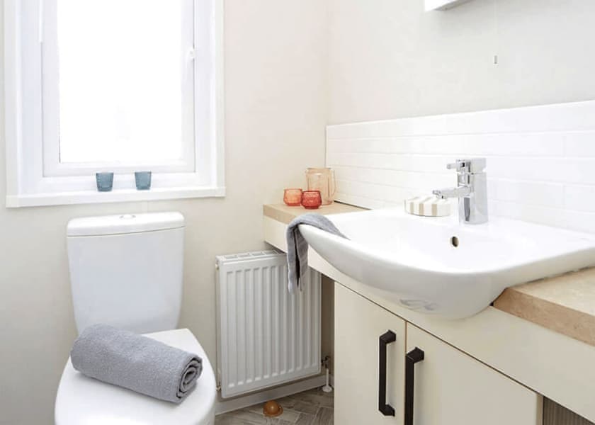 Standard Daisy Caravan Decking (slps 4, pet) - Heather View Holiday Park, Stanhope, Co Durham