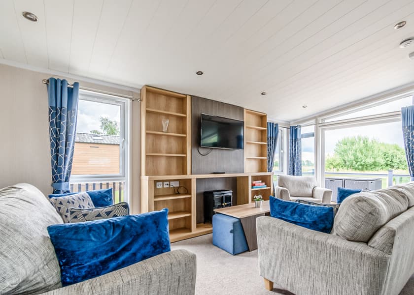 Luxury Lodge Hot Tub (Pet) - Hanworth Country Park, Potterhanworth
