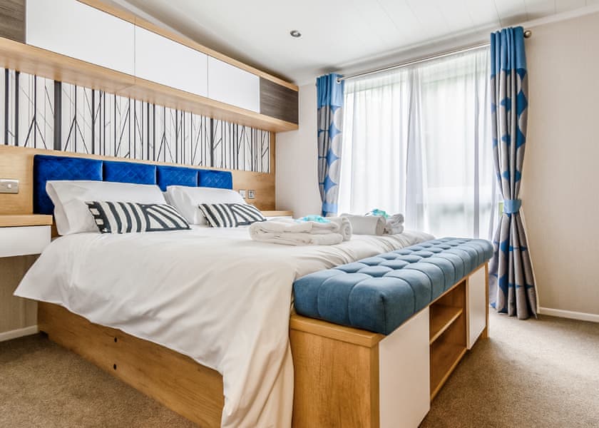 Luxury Lodge Hot Tub (Pet) - Hanworth Country Park, Potterhanworth